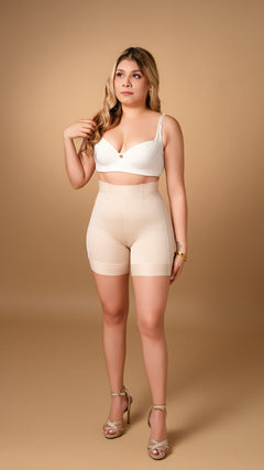 Faja short biker colombiana X7D en beige, vista frontal